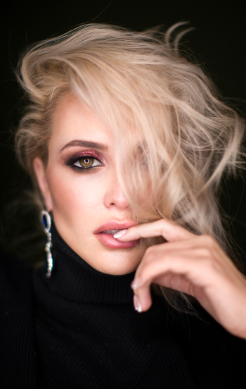 An image of blond model for AHP blog