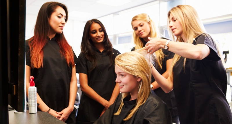 An image of cosmetology students in class